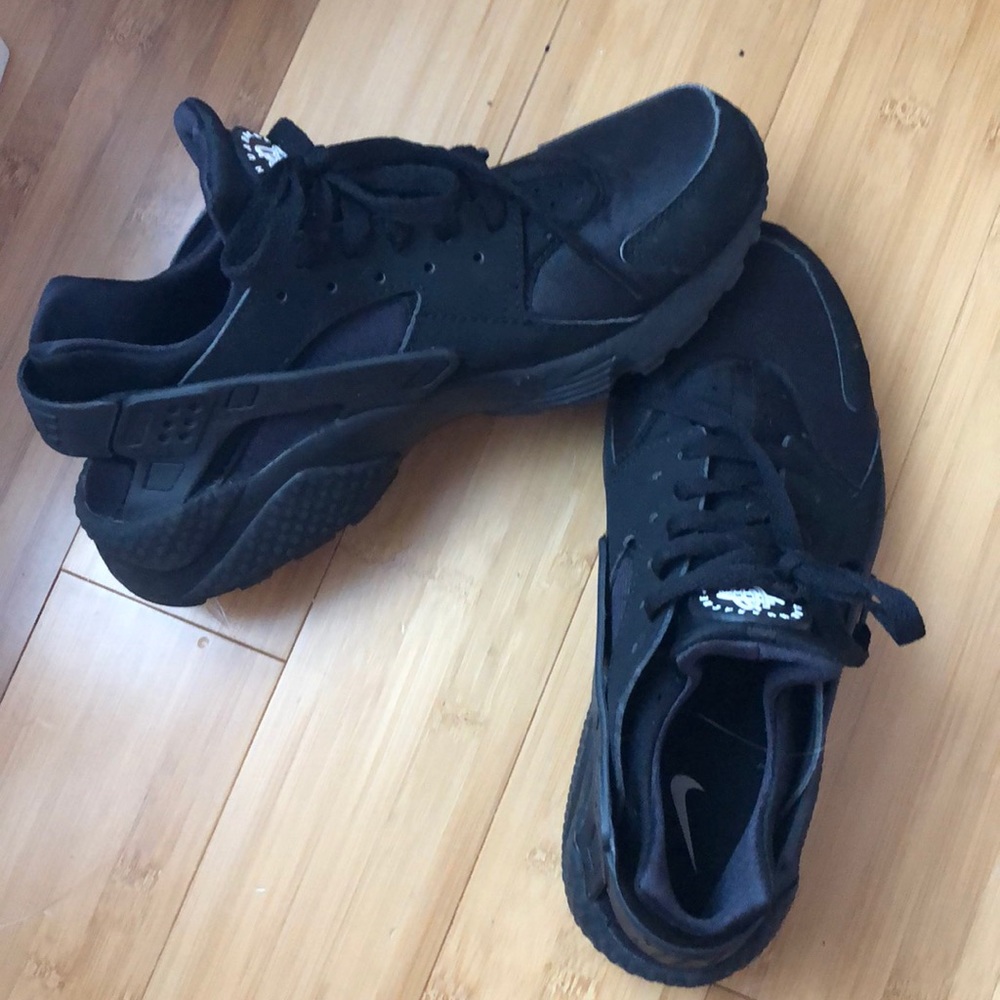 Nike Hurrache Black Size 8
